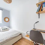 Charmant Appartement Parisien